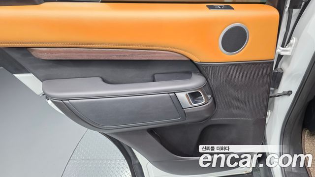 Land Rover Discovery 5 3.0 TD6 HSE Luxury 2017 — фото 31