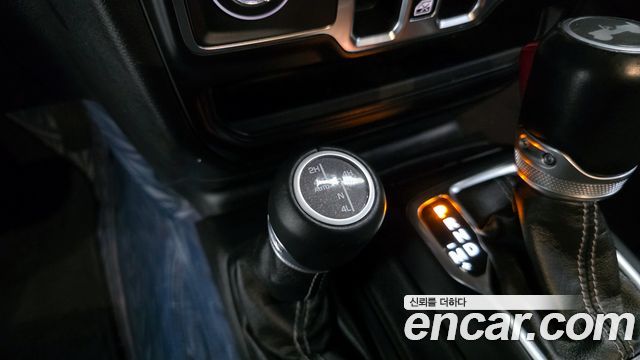 Jeep Wrangler (JL) 2.0 Overland Power Top 4Door 2021 — фото 17