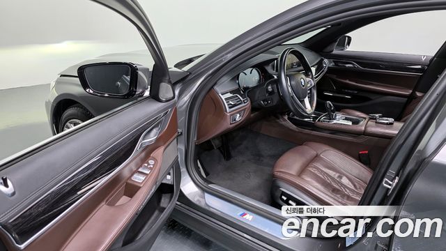 BMW 7 Series (G11) 730Ld xDrive M Sport 2017 — фото 10