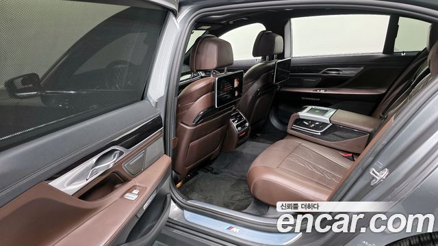 BMW 7 Series (G11) 730Ld xDrive M Sport 2017 — фото 11