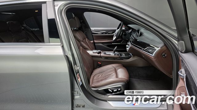 BMW 7 Series (G11) 730Ld xDrive M Sport 2017 — фото 12
