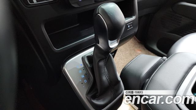 Hyundai Staria 4WD Tourer 9-Seater Modern 2024 — фото 9