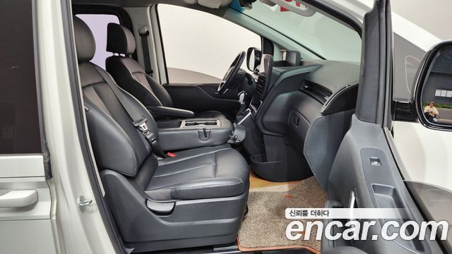 Hyundai Staria 4WD Tourer 9-Seater Modern 2024 — фото 11