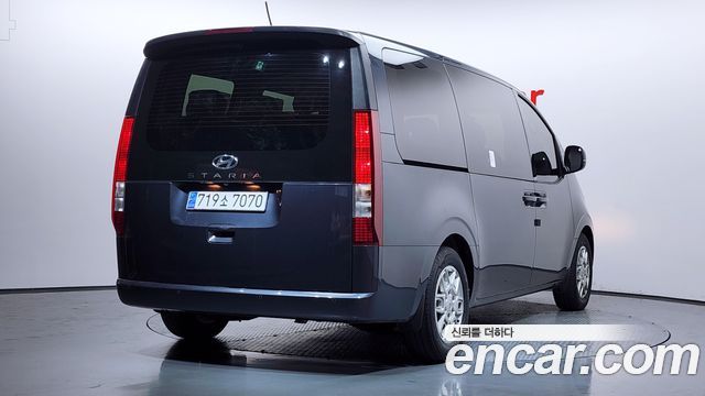 Hyundai Staria Tourer 11-Seater Modern 2023 — фото 2