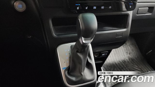 Hyundai Staria Tourer 11-Seater Modern 2023 — фото 9