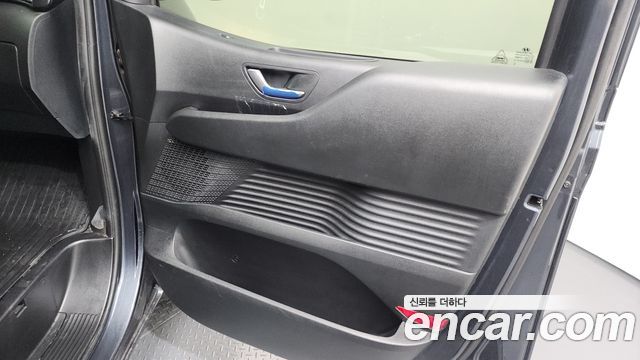 Hyundai Staria Tourer 11-Seater Modern 2023 — фото 31