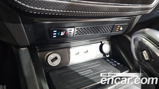 KG Mobility (SsangYong) Rexton Sports Khan Diesel 2.2 2WD Prestige 2022 — фото 16
