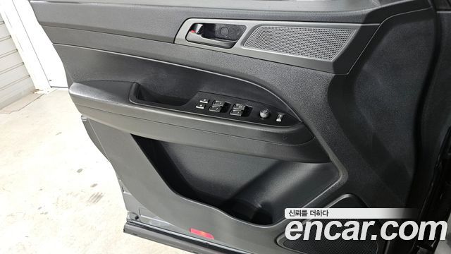 KG Mobility (SsangYong) Rexton Sports Khan Diesel 2.2 2WD Prestige 2022 — фото 25