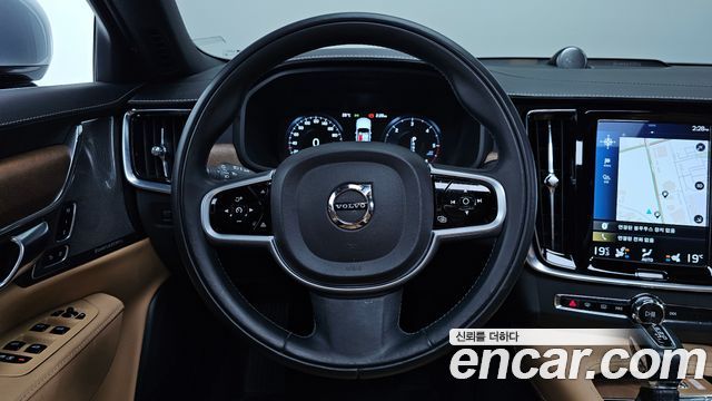 Volvo S90 D5 AWD Inscription 2019 — фото 13