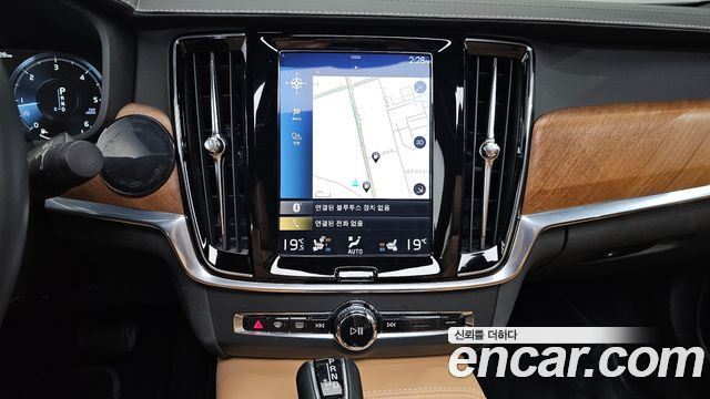 Volvo S90 D5 AWD Inscription 2019 — фото 14