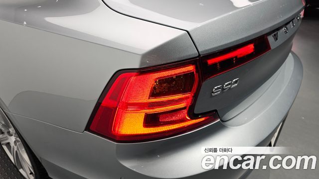 Volvo S90 D5 AWD Inscription 2019 — фото 23