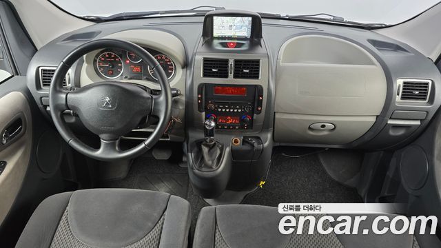 Peugeot Expert Tepee 2.0 Diesel 2013 — фото 7