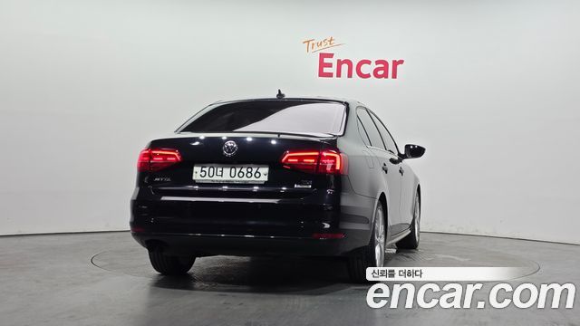 Volkswagen Jetta 2.0 TDI BlueMotion Premium 6th 2015 — фото 4