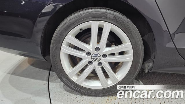 Volkswagen Jetta 2.0 TDI BlueMotion Premium 6th 2015 — фото 5