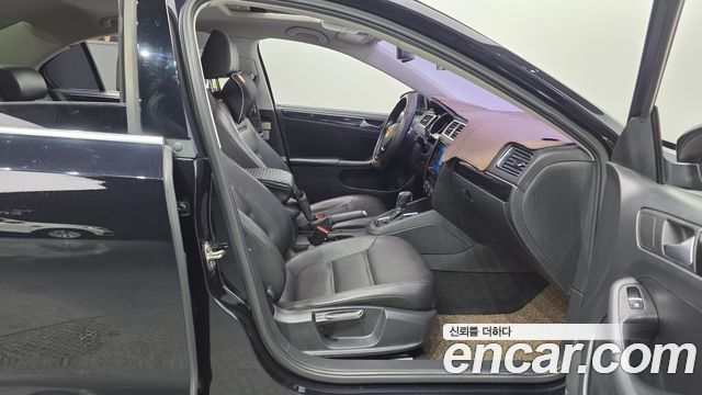 Volkswagen Jetta 2.0 TDI BlueMotion Premium 6th 2015 — фото 11
