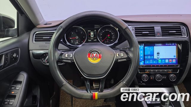 Volkswagen Jetta 2.0 TDI BlueMotion Premium 6th 2015 — фото 13