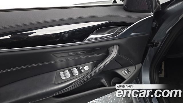 BMW 5 Series (G30) 530i M Sport Package Plus 2019 — фото 33