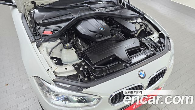 BMW 1 Series (F20) 118d Sport 5Door 2016 — фото 6