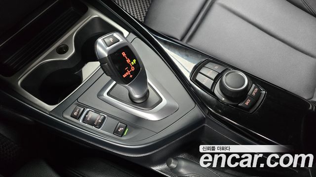 BMW 1 Series (F20) 118d Sport 5Door 2016 — фото 9