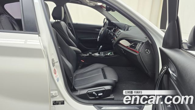 BMW 1 Series (F20) 118d Sport 5Door 2016 — фото 11