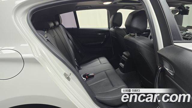 BMW 1 Series (F20) 118d Sport 5Door 2016 — фото 12