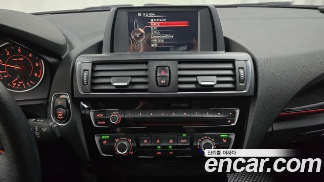 BMW 1 Series (F20) 118d Sport 5Door 2016 — фото 13