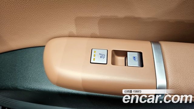 Hyundai Grandeur (GN7) 2,5 Gasoline 2WD Exclusive 2023 — фото 19