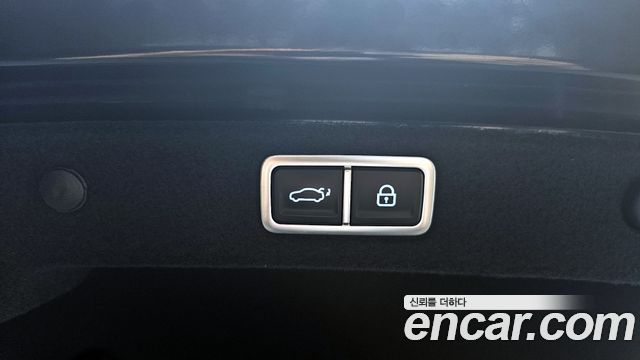 Hyundai Grandeur (GN7) 2,5 Gasoline 2WD Exclusive 2023 — фото 20
