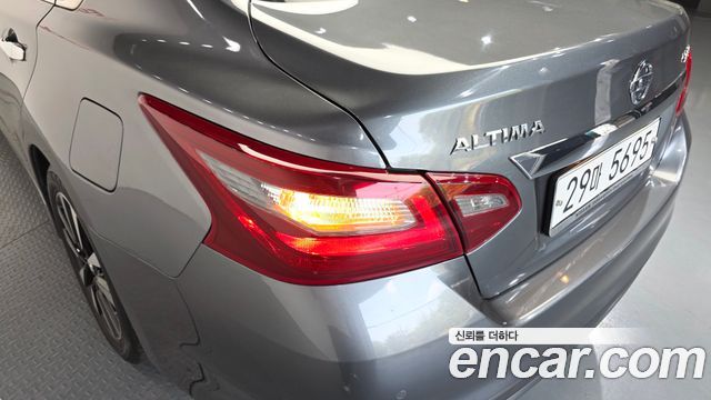 Nissan Altima 2.5 L33 2018 — фото 23