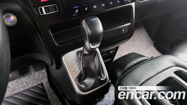 Hyundai Staria 4WD Tourer 9-Seater Modern 2022 — фото 9