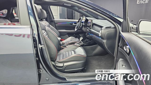 Kia K3 (II) 1.6 Turbo GT 5Door Signature 2022 — фото 11