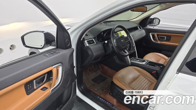 Land Rover Discovery Sport 2.0 TD4 HSE Luxury 2018 — фото 10