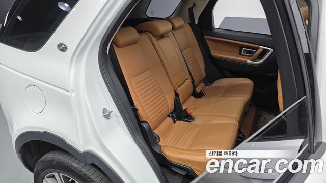 Land Rover Discovery Sport 2.0 TD4 HSE Luxury 2018 — фото 11