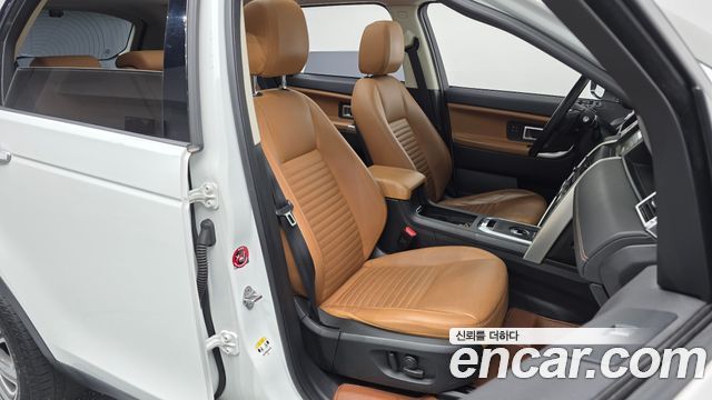 Land Rover Discovery Sport 2.0 TD4 HSE Luxury 2018 — фото 12