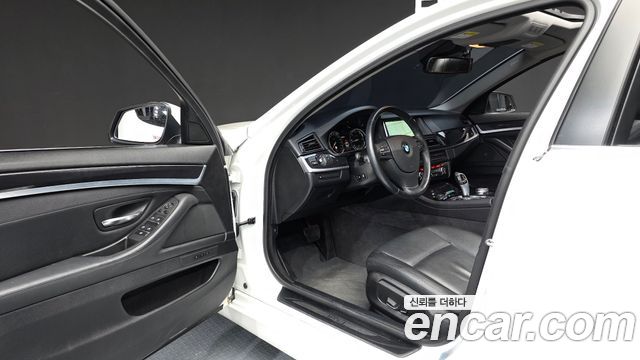 BMW 5 Series (F10) 520d xDrive 2014 — фото 10