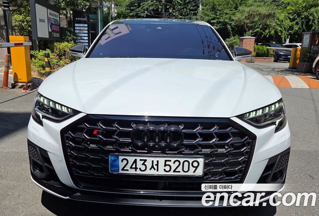 Audi S8 (D5) 4.0 TFSI Quattro LWB 2023 — фото 3