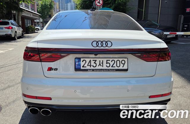 Audi S8 (D5) 4.0 TFSI Quattro LWB 2023 — фото 4