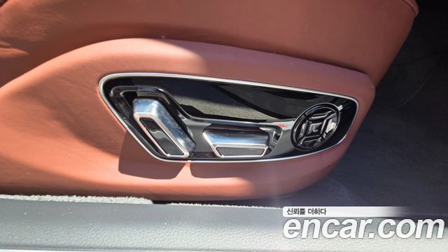Audi S8 (D5) 4.0 TFSI Quattro LWB 2023 — фото 19