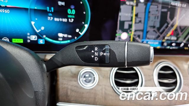 Mercedes-Benz E-Class (W213) E300e 4MATIC Exclusive 2021 — фото 9