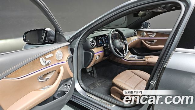 Mercedes-Benz E-Class (W213) E300e 4MATIC Exclusive 2021 — фото 10