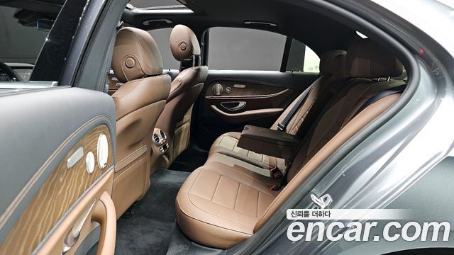 Mercedes-Benz E-Class (W213) E300e 4MATIC Exclusive 2021 — фото 15