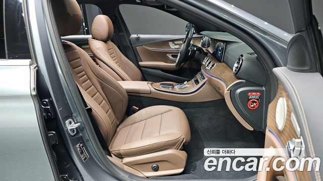 Mercedes-Benz E-Class (W213) E300e 4MATIC Exclusive 2021 — фото 16