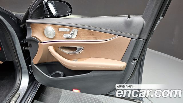 Mercedes-Benz E-Class (W213) E300e 4MATIC Exclusive 2021 — фото 33