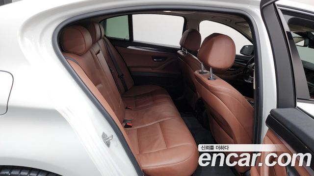 BMW 5 Series (F10) 530d xDrive M Aero Dynamic 2016 — фото 11