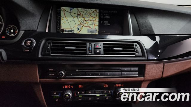 BMW 5 Series (F10) 530d xDrive M Aero Dynamic 2016 — фото 12