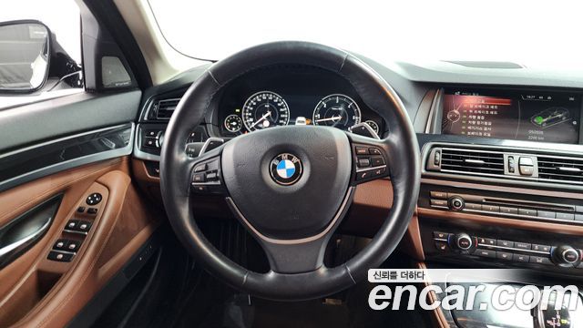 BMW 5 Series (F10) 530d xDrive M Aero Dynamic 2016 — фото 13
