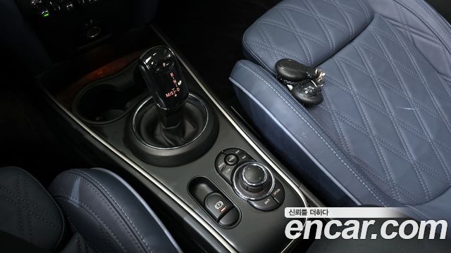 MINI Cooper S Countryman ALL4 Classic Launch Pack 2nd 2023 — фото 9