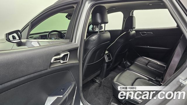 Kia Sportage (V) Diesel 2.0 2WD Prestige 2022 — фото 11