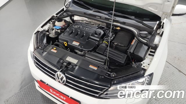 Volkswagen Jetta 2.0 TDI BlueMotion Premium 6th 2016 — фото 6