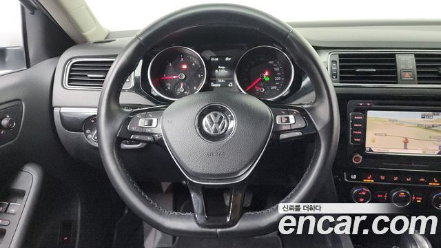 Volkswagen Jetta 2.0 TDI BlueMotion Premium 6th 2016 — фото 14